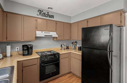 Springdale Casa | Near Razorback Stadium & Attractions, Firepit
