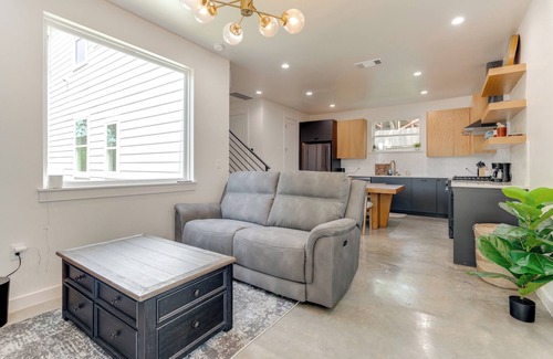 Rosewood Casa | Near Restaurants & Parks: Home 3 Mi to Dtwn Austin