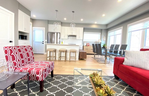 St. Catharines Casa | Near Ridley College