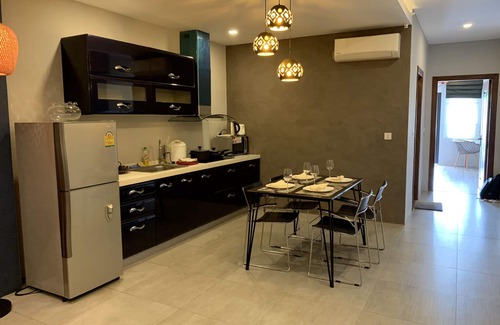 Daun Penh Apartamento | Cerca del Palacio Real-GardenView Apt w Rooftop & Jacuzzi