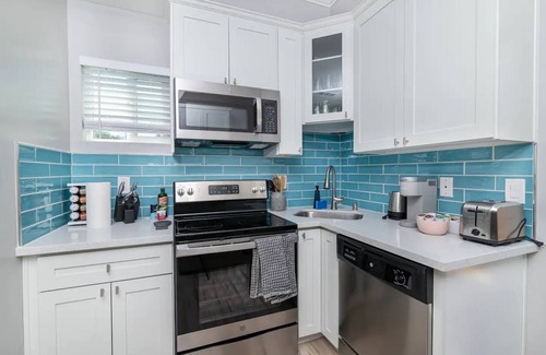 Sacramento Casa | Near Sac Downtown Charming&Cute Brand New House