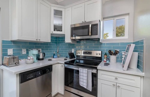 Sacramento Casa | Near Sac Downtown Charming&Cute Brand New House