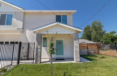 Sacramento Casa | Near Sac Downtown Charming&Cute Brand New House