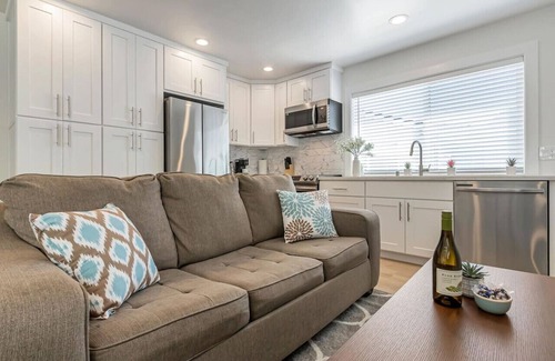 Northside Casa | Near San Jose State l Downtown l Private Studio