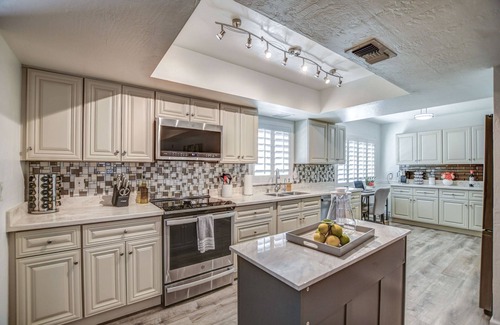 Paradise Valley Village Casa | Near Scottsdale IMPRESSIVE 4bd room home large lot with temp controlled pool