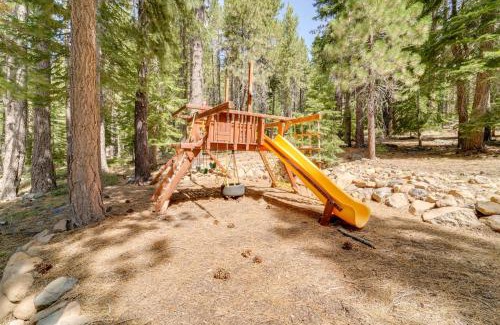 Truckee Casa | Near Ski Resorts and Trails Truckee Home with Hot Tub