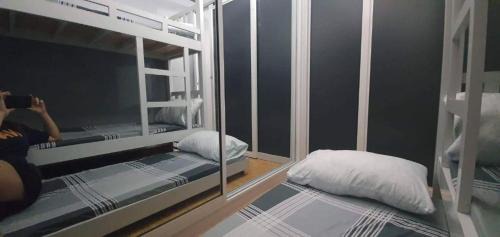 Sasa Apartamento | Near SM Lanang & Samal Wharf - 2BR Condo Davao - Netflix