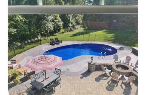 Saratoga Springs Casa | Near SPAC, Track, heated salt water pool, hot tub