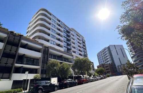 Kogarah Apartamento | Near St George Hosp,AIRPT,train,shopping, Morden Apt, free Parking