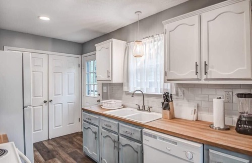 Ellendale Casa | Near State-Park & Downtown - Sunset Trace Bungalow