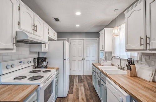 Ellendale Casa | Near State-Park & Downtown - Sunset Trace Bungalow