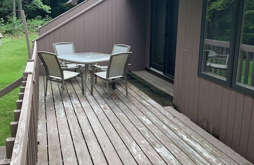 Rawsonville Condominio | Near Stratton, Bromley & Magic!