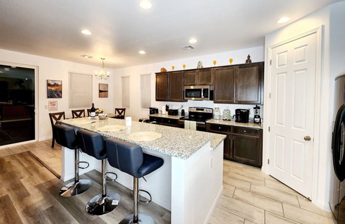 Las Vegas Casa | Near strip family getaway