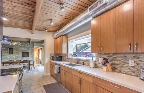 Rancho Oakey Casa | Near Strip Oasis with Pool, 3 BR - Extended Stay