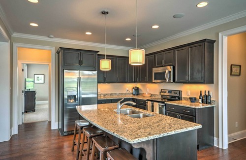 Reynolds Landing Casa | Hermosa 4BR Reynolds Home - Golf, nadar y relajarse!