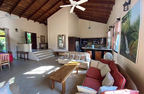Puerto Carrillo Casa | Piscina Privada, 4 cuadras de Playa Carrillo, Cerca de restaurantes y de Samara