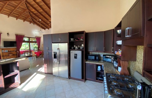 Puerto Carrillo Casa | Piscina Privada, 4 cuadras de Playa Carrillo, Cerca de restaurantes y de Samara
