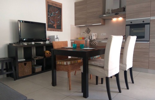 Castiglioncello Apartamento | Cerca del mar para 4 personas. Exterior privado, Wi-Fi gratis, aire acondicionado ga