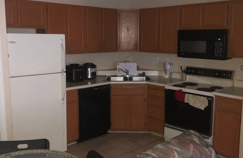 Overland Casa | Near to Airport & Free Parking