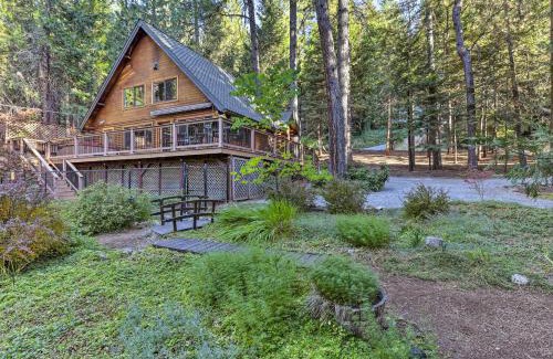 Pollock Pines Casa | Near Vineyards Cabin with Hot Tub in Pollock Pines!
