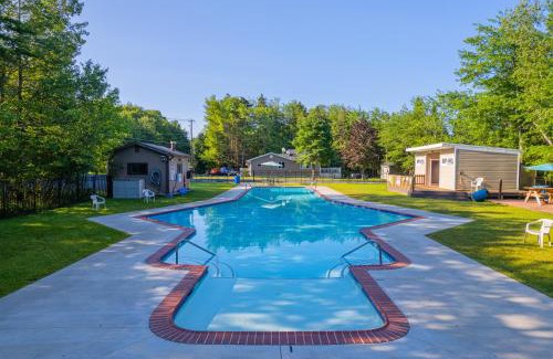 Pocono Summit Casa | Near Water Park Resorts Lakefront Pocono Home