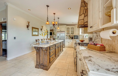 Menifee Casa | Near Wineries & Dining: Exquisite Menifee Home!