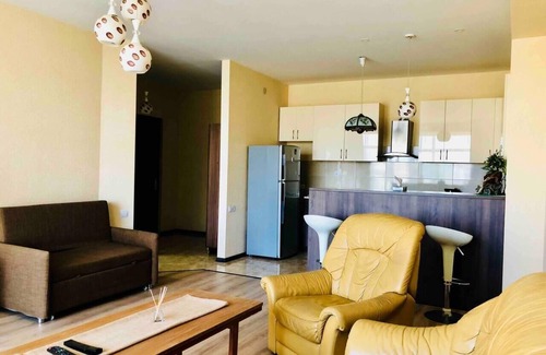 Vera Apartamento | Nearby Chavchavadze Ave Sweet Home with Terrace
