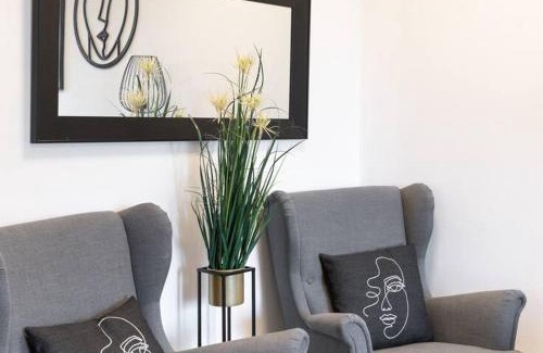 Rishon LeTsiyon Apartamento | Neat 4BR Apt. With Parking/High Floor/Elevator/AC