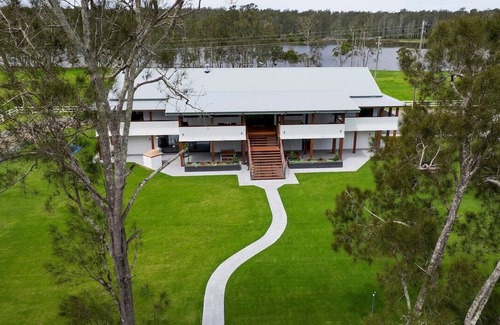 Tuncurry Otro | Neat Acres Farmhouse - Ultimate luxury riverside escape
