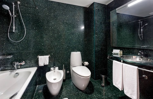 Ponta Delgada Hotel | Neat Hotel Avenida