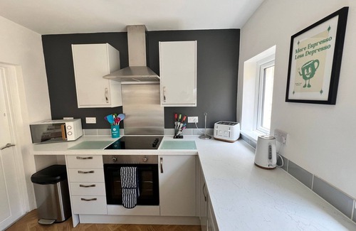 Pontypridd Casa | Neat Retreat-Cilfynyd-Pontypridd