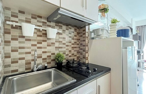 Kayu Putih Apartamento | Neat Studio Room At Tifolia Apartment