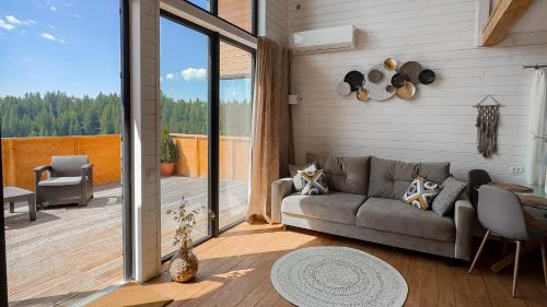 Yablunytsya Casa | Nebo Shale