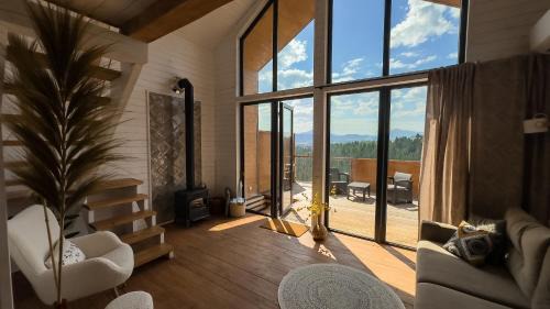 Yablunytsya Casa | Nebo Shale