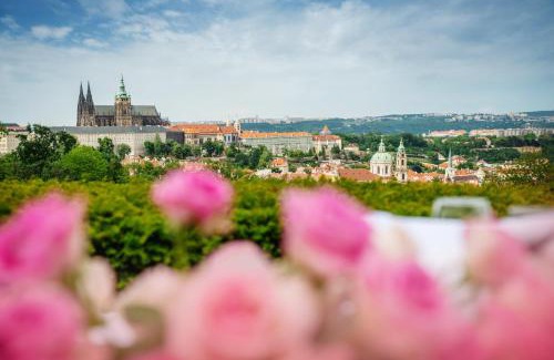 Mala Strana Apartamento | Nebozizek Hotel a Restaurant