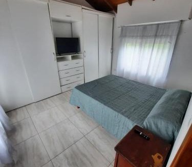 Necochea Casa | Necochea-Casa para hasta 4 personas!