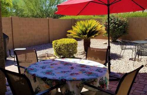 Pebblecreek Casa | DEJE SUS PREOCUPACIONES DETRÁS EN HERMOSA PEBBLE CREEK, AZ. ¡RESERVAR AHORA!