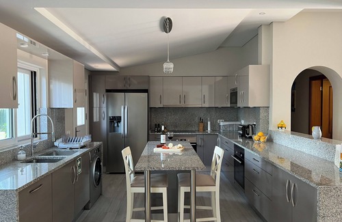 Vale do Garrao Villa | Fabulosa villa de 4 dormitorios, con piscina privada y jardín. Completamente renovado para 2019.