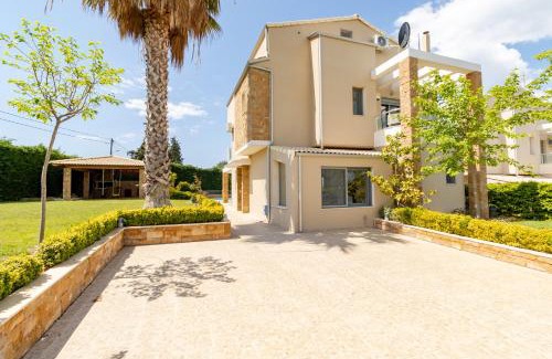 Nea Moudania Villa | Nefeli & Dina Villas by Diomedes Group