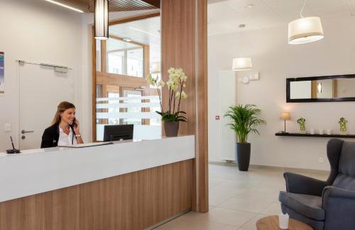 Annemasse Hotel | Nehô Suites Porte de Genève - Gare Annemasse