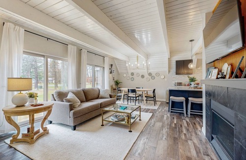 Nekoosa Casa | Nekoosa Albatross A-Frame – Lake Sherwood WI, Town of Rome, near Sand Valley.