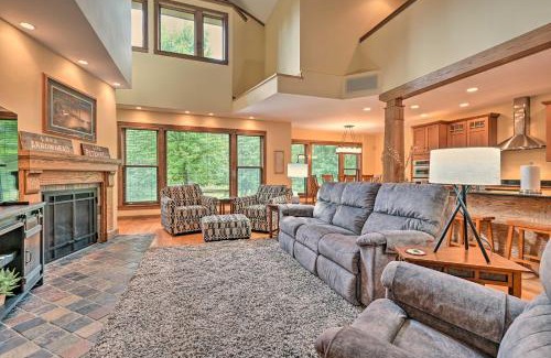 Rome Casa | Nekoosa Golf Course Retreat with Hot Tub!