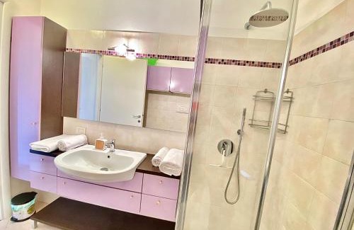 Certosa Apartamento | Nel cuore di viale Certosa, tra Centro Città e Rho Fiera Milano, con parcheggio interno privato