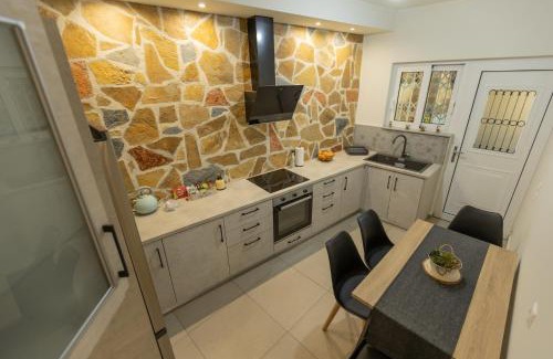 Gefira Mpania Apartamento | Nelly's Modern House