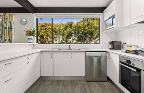 Vincentia Cabaña | Nelson Beach Cottage by Experience Jervis Bay