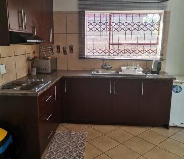 Polokwane Apartamento | NEMARA Self Catering Lodge