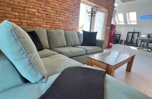 Csopak Apartamento | Neon Apartment: Large Garden, Near Lake, Pet&Family-Friendly