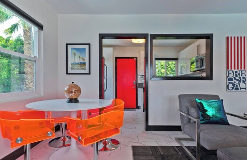 Racquet Club West Casa | ***** NEON OASIS **** Coral de fuego