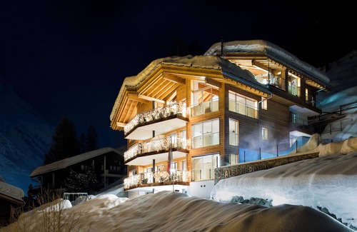 Zermatt Chalet De Esquí | Nepomuk: 5 estrellas de lujo Chalet incluye 3 apartamentos con piscina al aire libre climatizada-