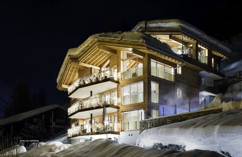 Zermatt Chalet De Esquí | Nepomuk: 5 estrellas de lujo Chalet incluye 3 apartamentos con piscina al aire libre climatizada-